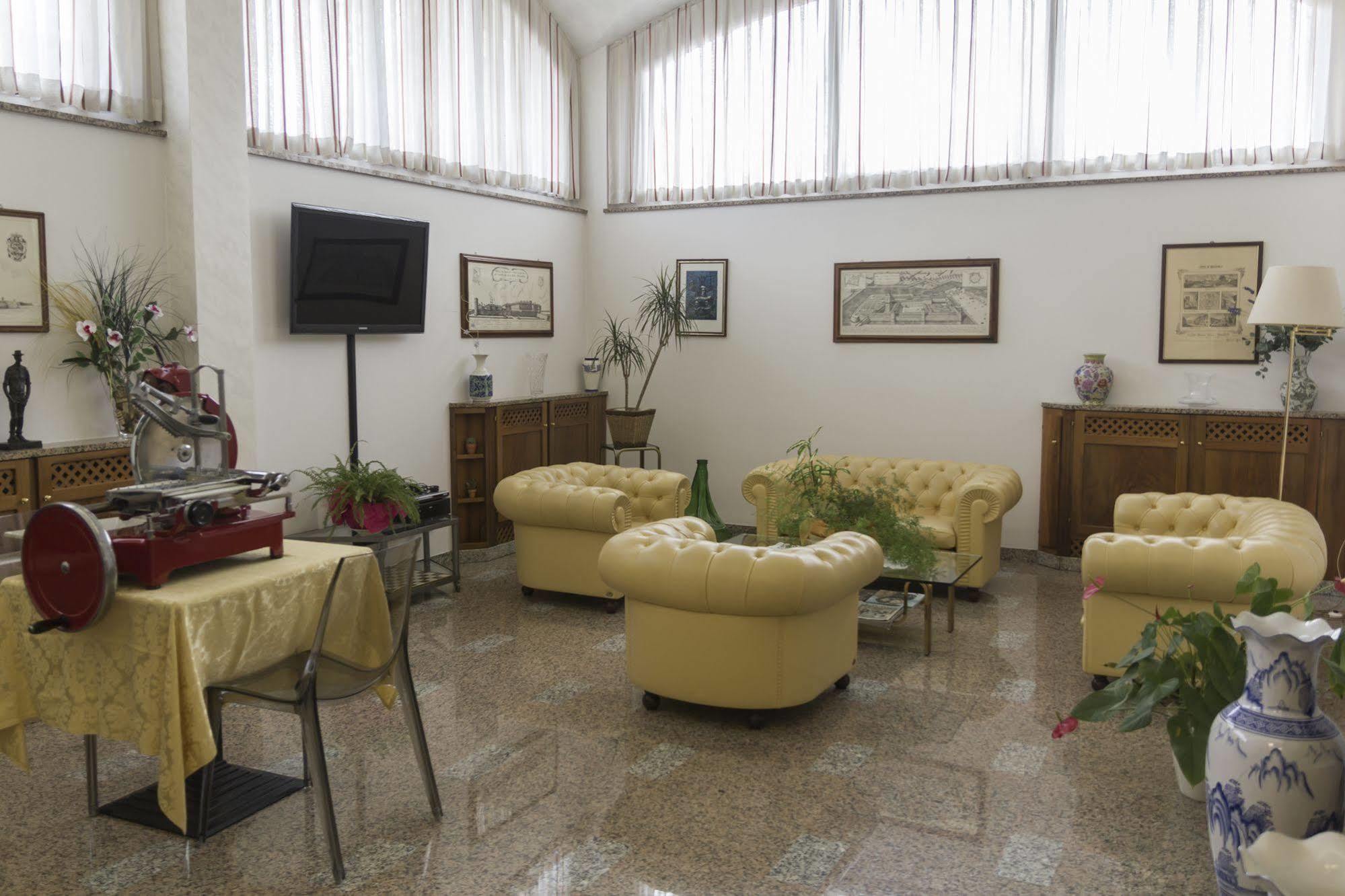 Hotel Pico ミランドラ エクステリア 写真