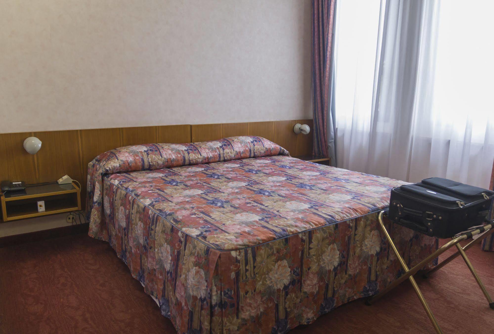Hotel Pico ミランドラ エクステリア 写真