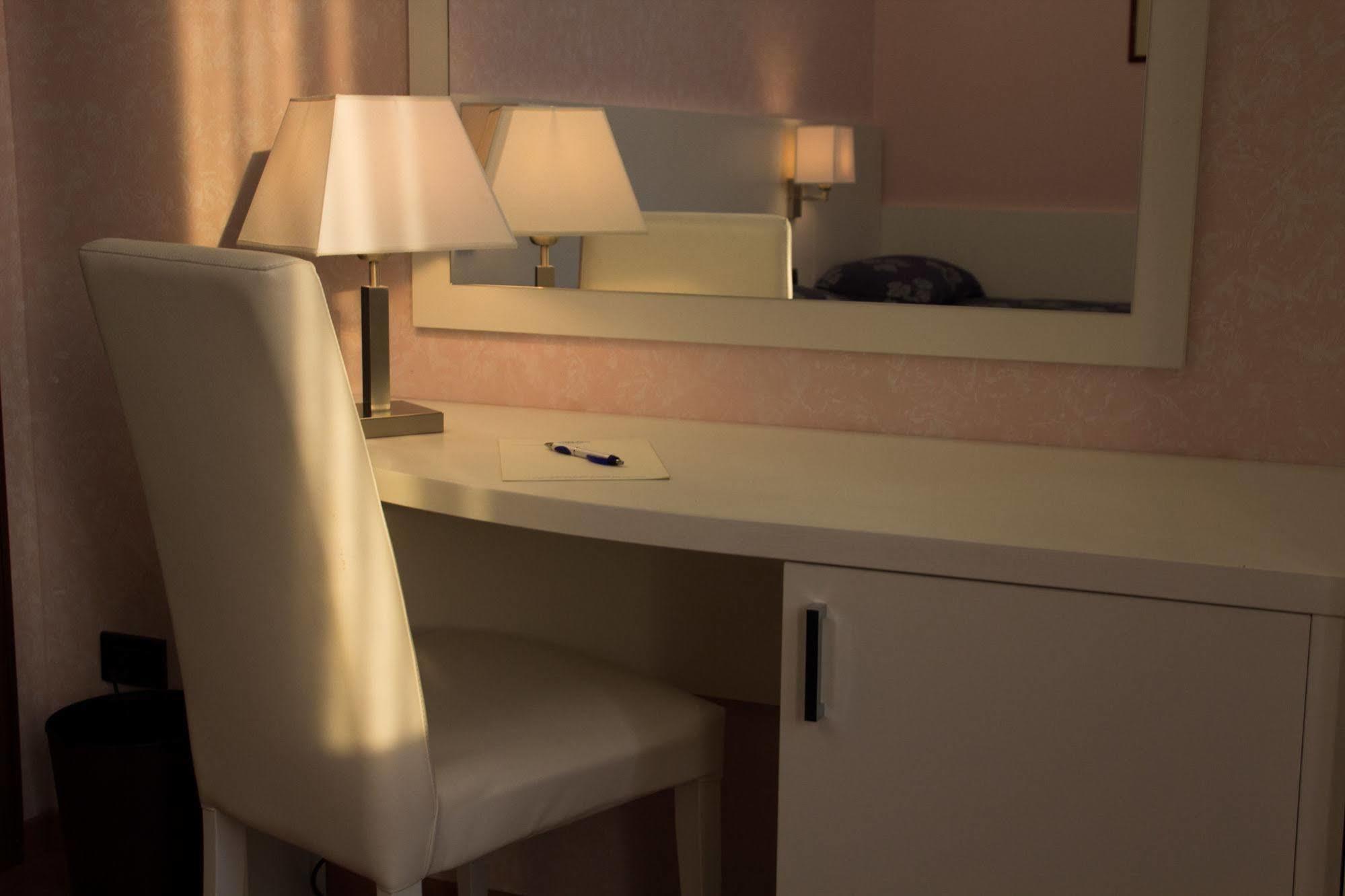 Hotel Pico ミランドラ エクステリア 写真